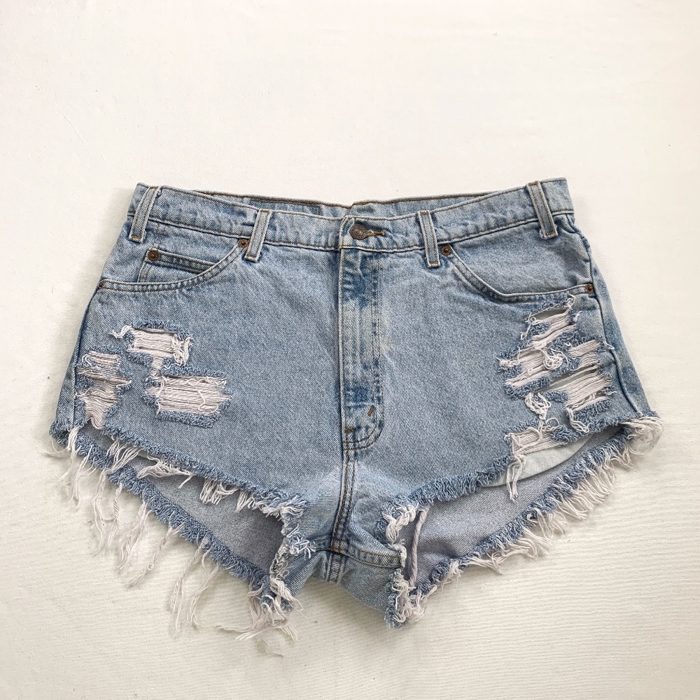DON’T BUY/ RESERVED/ LEVI'S Cutoffs/ Waist 35 - 36